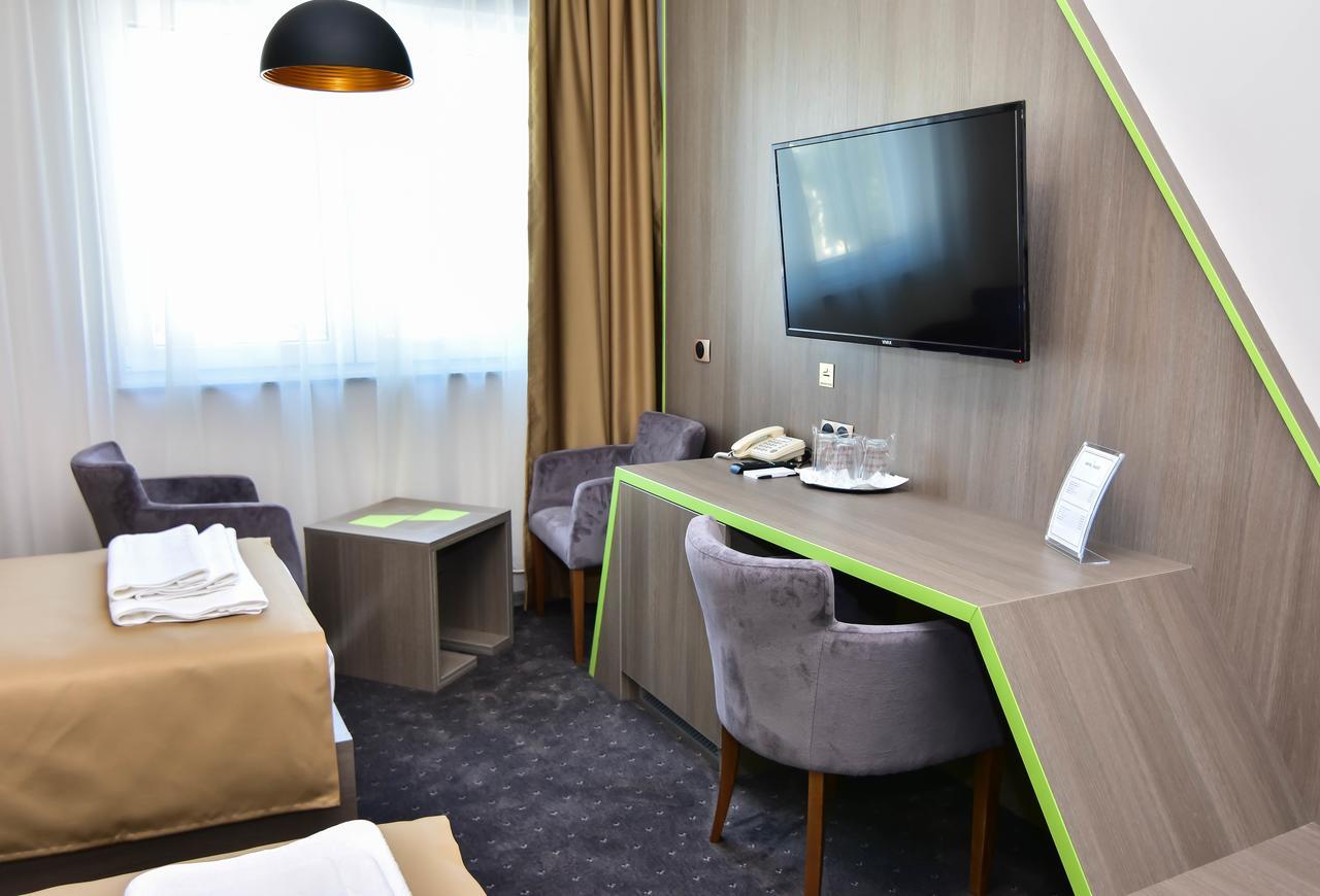 Hotel Kljuc Екстериор снимка