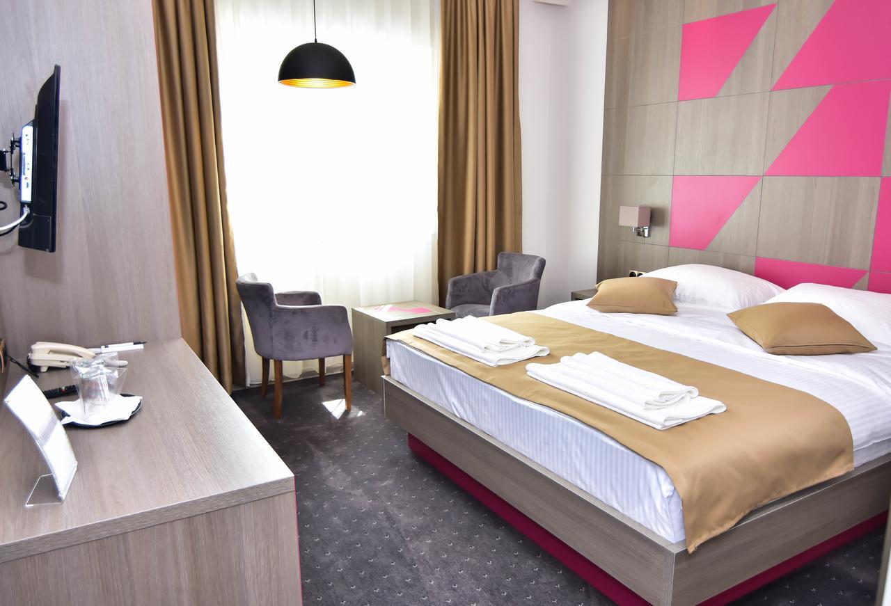 Hotel Kljuc Екстериор снимка