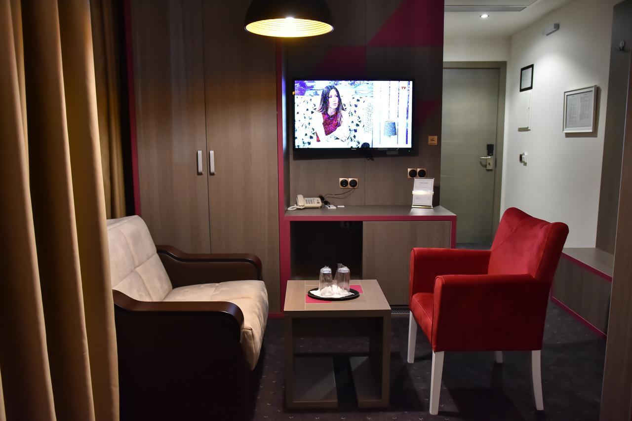 Hotel Kljuc Екстериор снимка