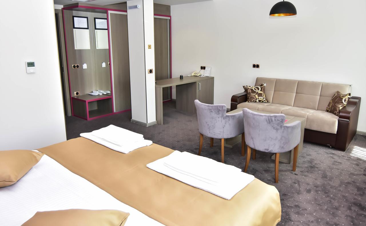 Hotel Kljuc Екстериор снимка
