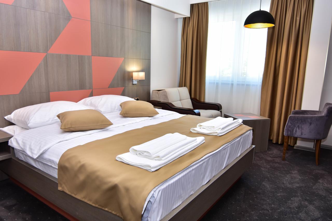Hotel Kljuc Екстериор снимка