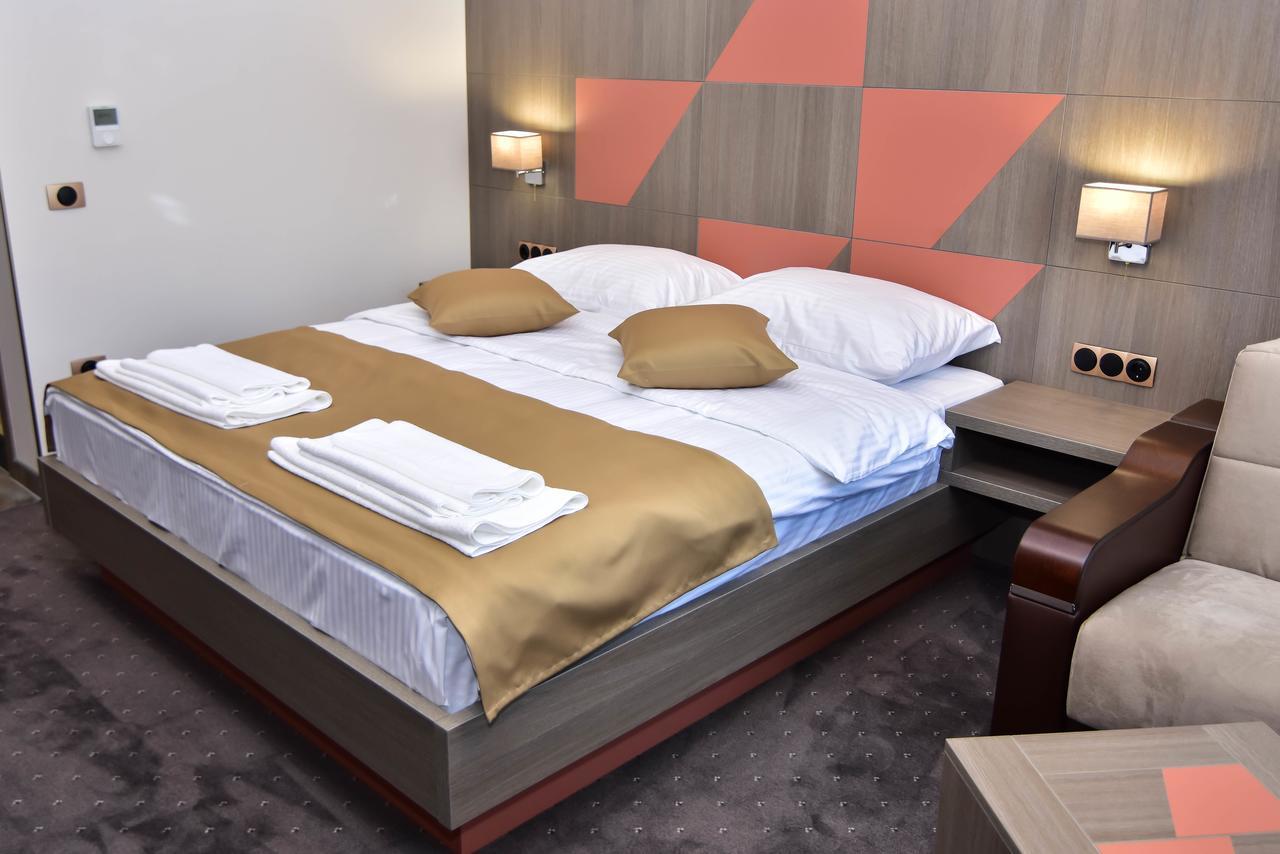 Hotel Kljuc Екстериор снимка